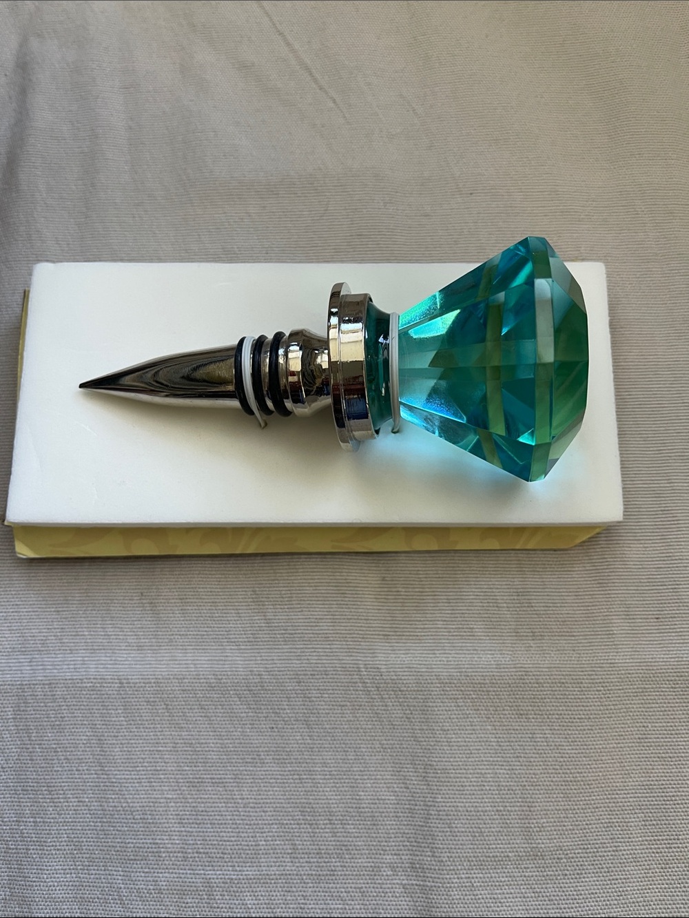 Turquoise Crystal Diamond Wine Bottle Stopper - Picture 4 of 6